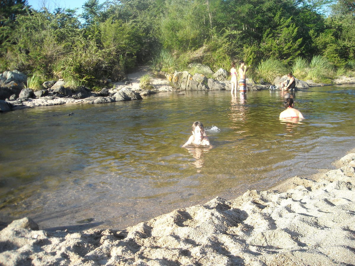 Cabanas Ecos Del Rio Los Reartes Ruang foto