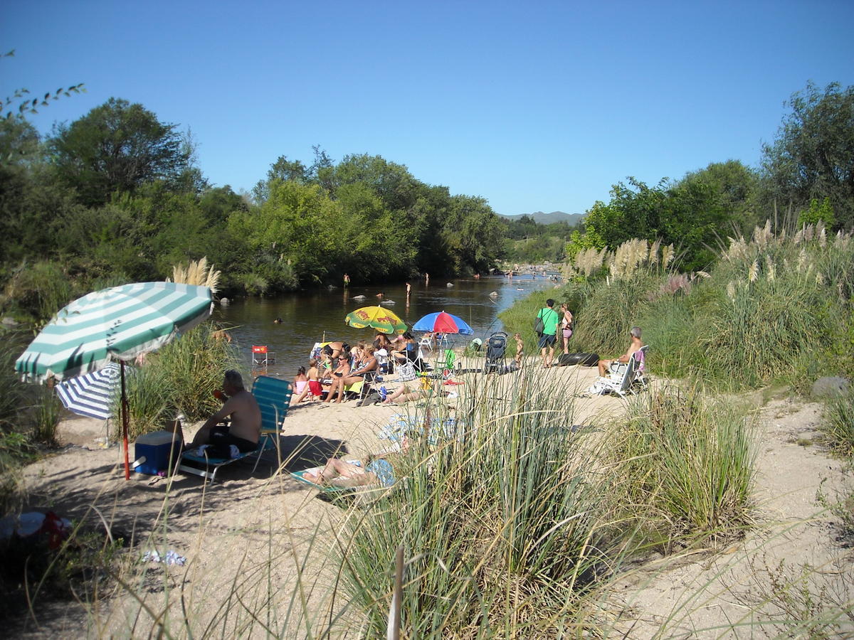 Cabanas Ecos Del Rio Los Reartes Ruang foto